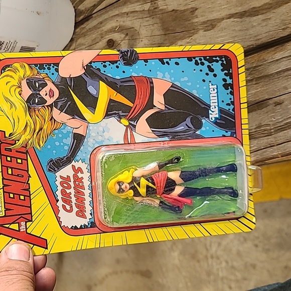 Toys Marvel Legends 375 Retro Collection Carol Danvers Toy Comic